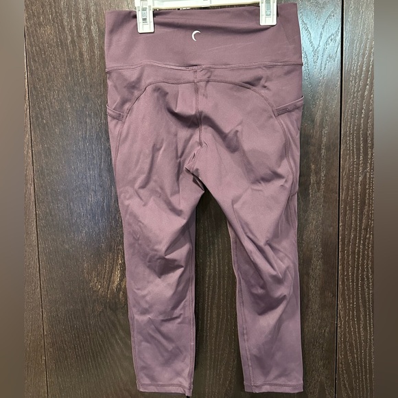 Zyia Crop Leggings - Picture 2 of 6